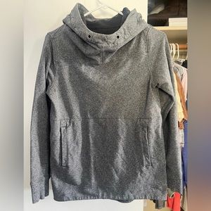 Lululemon pull over gray hoodie top size 4
Missing hoodie lace
